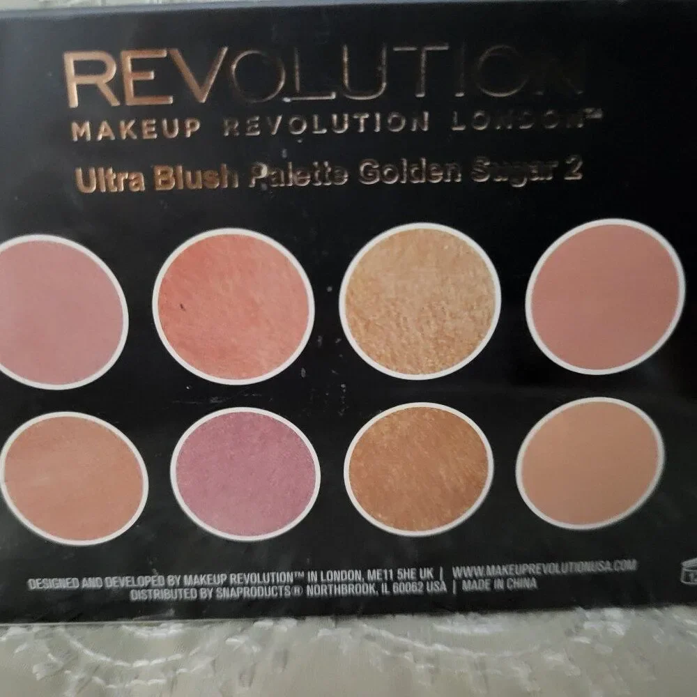 Revolution ultra blush pallet